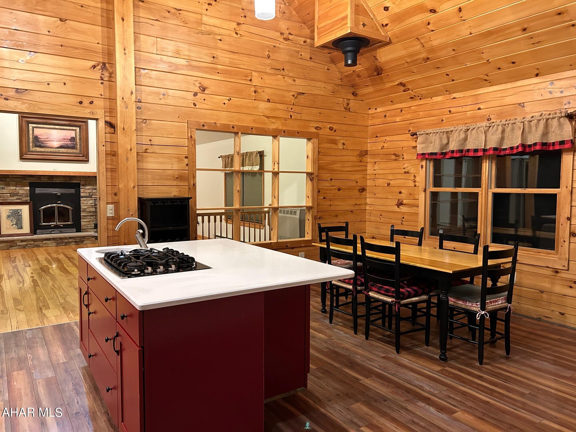 Glendale Yearound - Residential