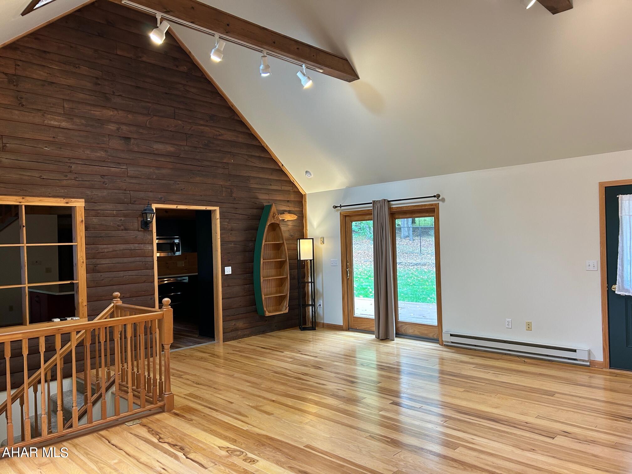 Glendale Yearound - Residential