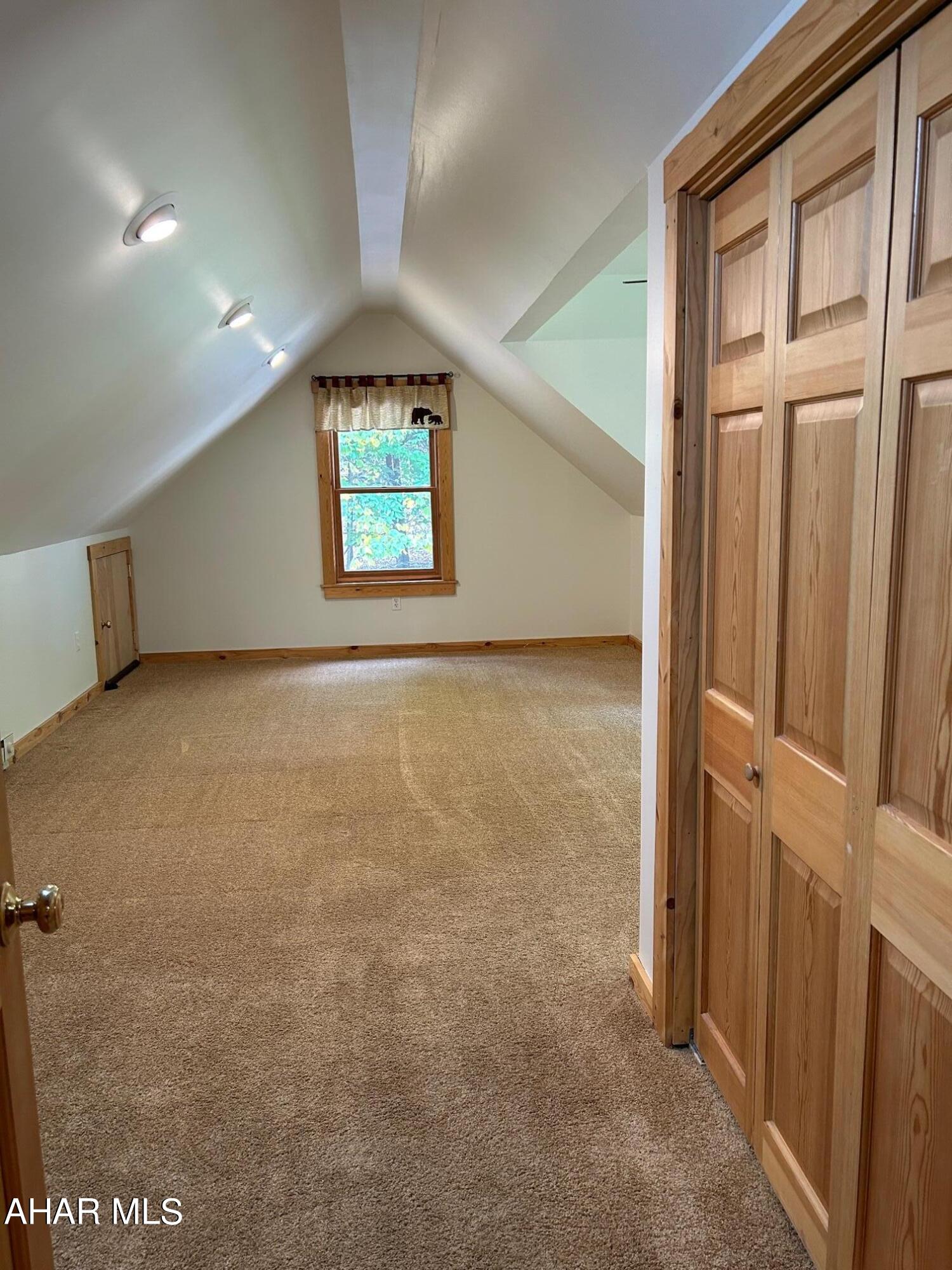 Glendale Yearound - Residential