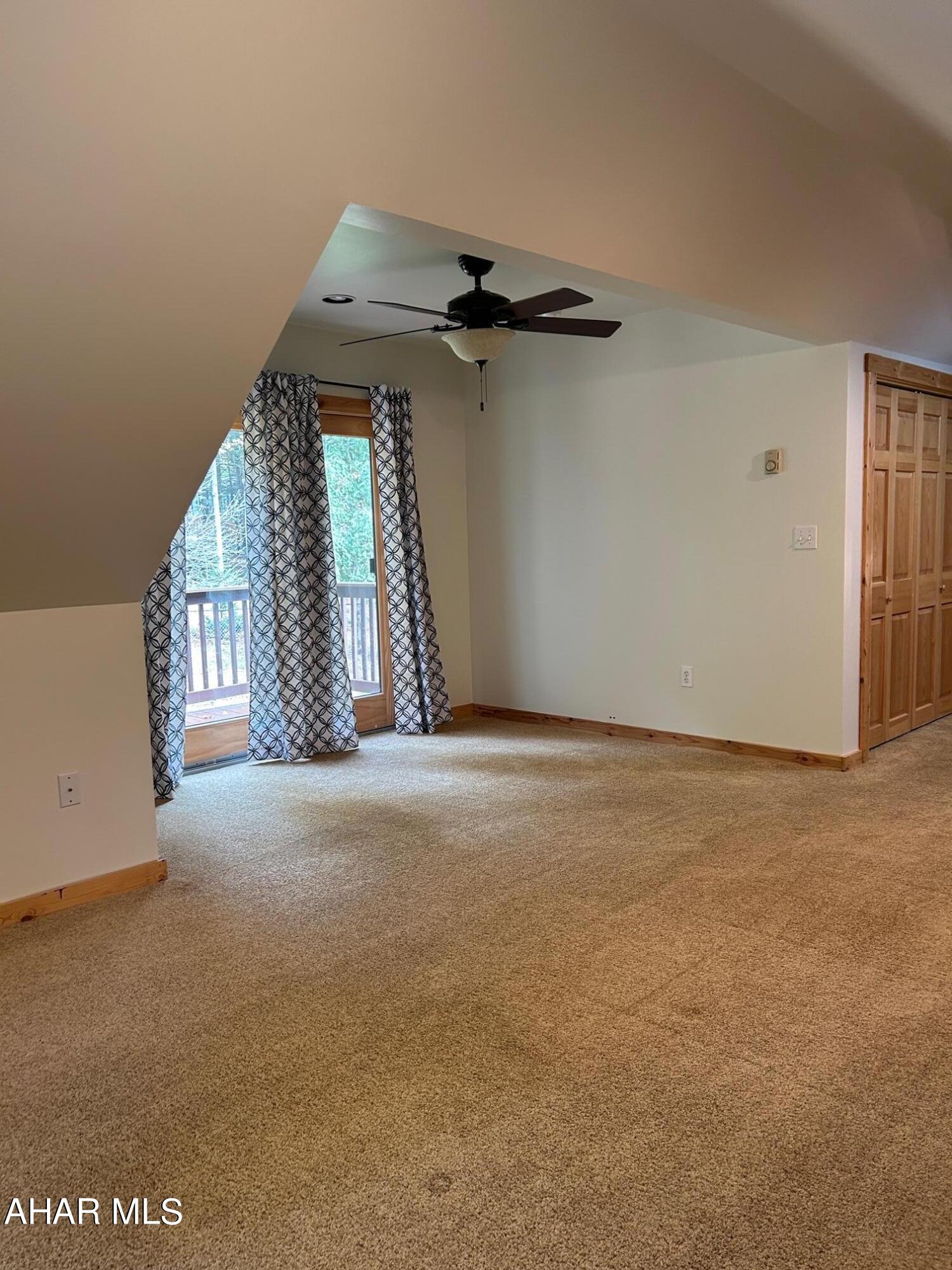 Glendale Yearound - Residential