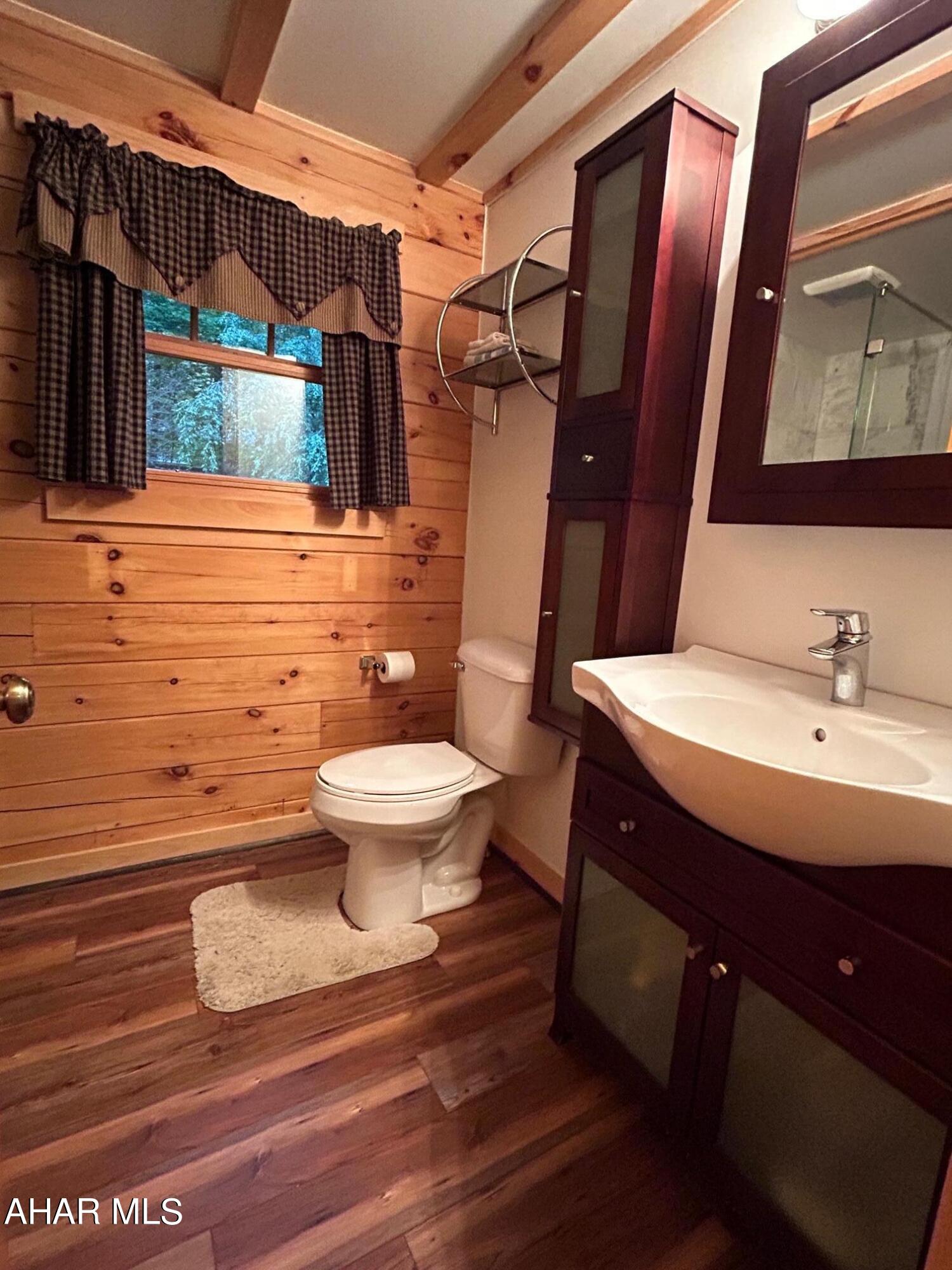 Glendale Yearound - Residential