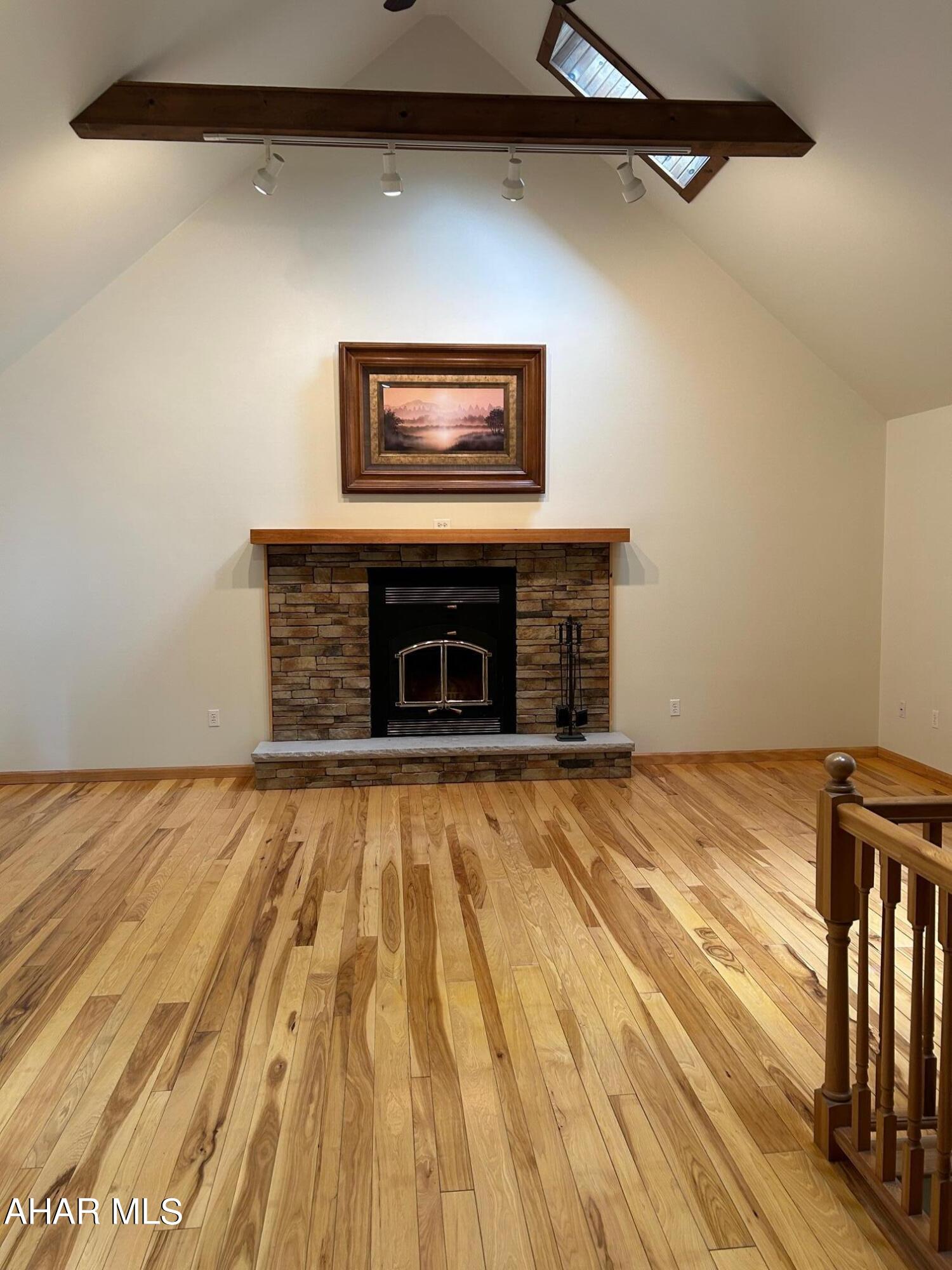 Glendale Yearound - Residential