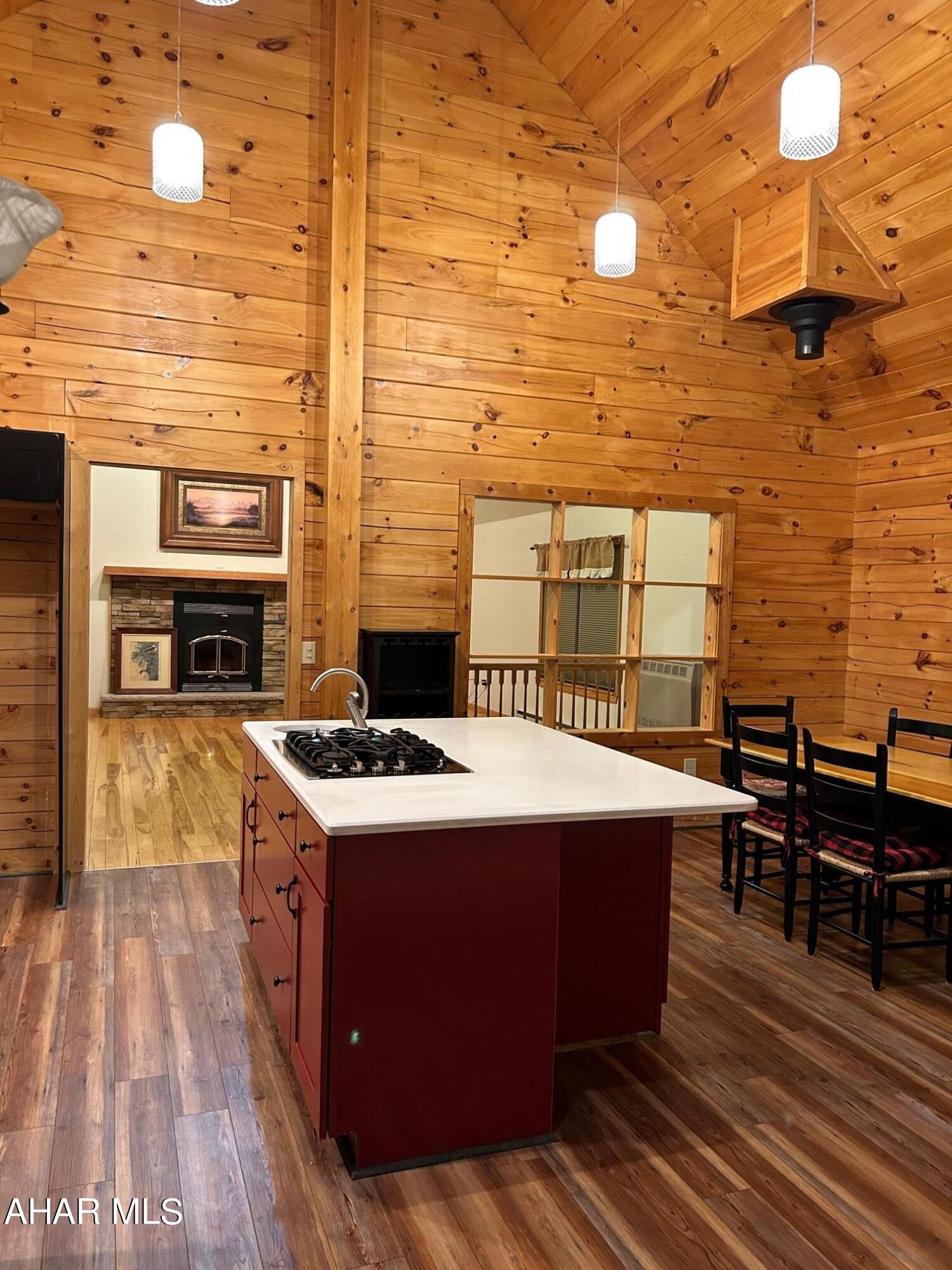 Glendale Yearound - Residential