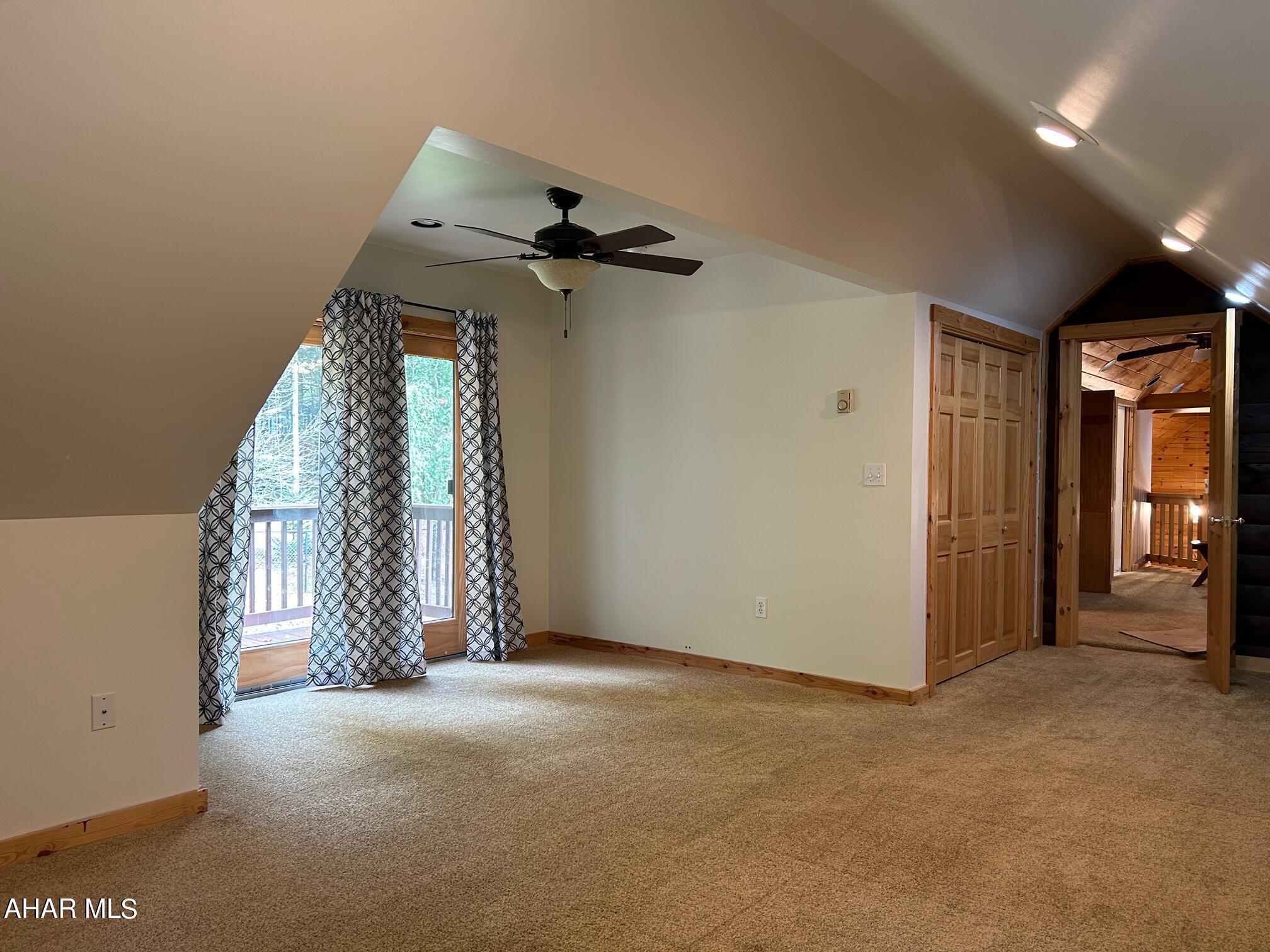 Glendale Yearound - Residential