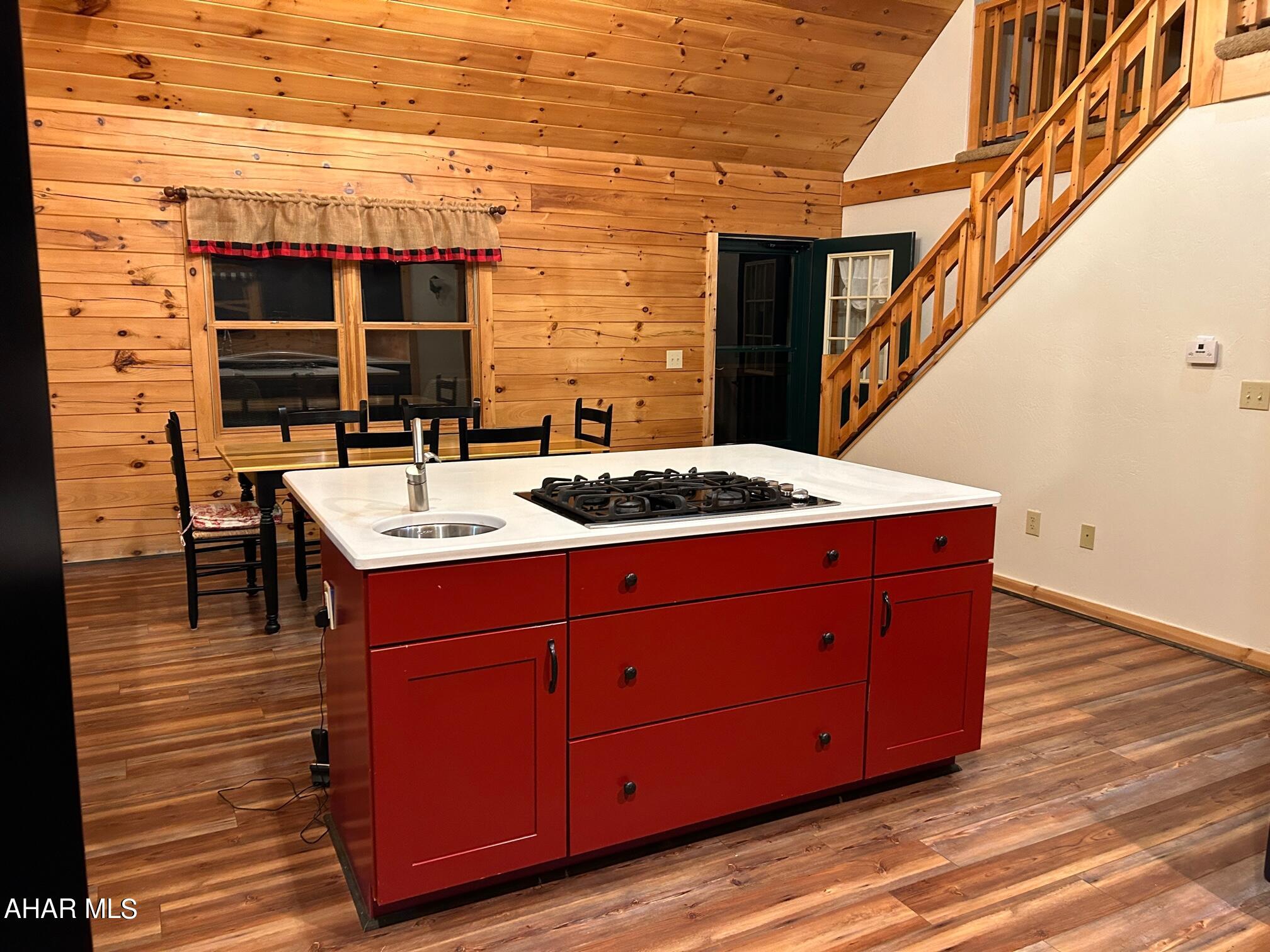 Glendale Yearound - Residential