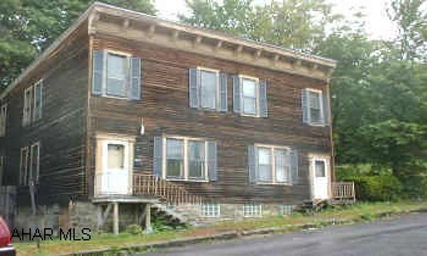 AGENT OWNED.  1222-TENANT, 1224-VACANT. LANDLORD PAYS TRASH ONLY. EASY TO SHOW, INCLUDES SIDE LOT  50X150. AGENT OWNED.  1222-TENANT, 1224-VACANT. LANDLORD PAYS TRASH ONLY. UPDATED EXCELLENT OPERATING CONDITION, SIDE BY SIDE DUPLEX. 3 BEDROOMS EACH TO PULL HIGHER RENT.  SEPARATE UTILITIES, HAS BEEN INSPECTED.