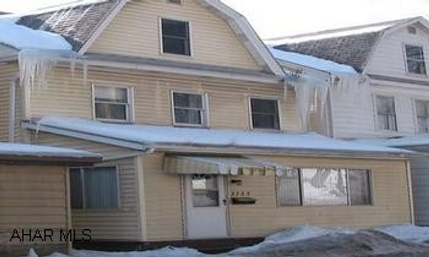 2 1/2 story, 3BR, 1BA, 2 car garage, enclosed front porch. Beautifully updated starter home. Includes dishwasher, refrigerator, stove, washer, & dryer. 2 1/2 story, 3BR, 1BA, 2 car garage, enclosed front porch. Beautifully updated starter home. Includes dishwasher, refrigerator, stove,  washer, & dryer.