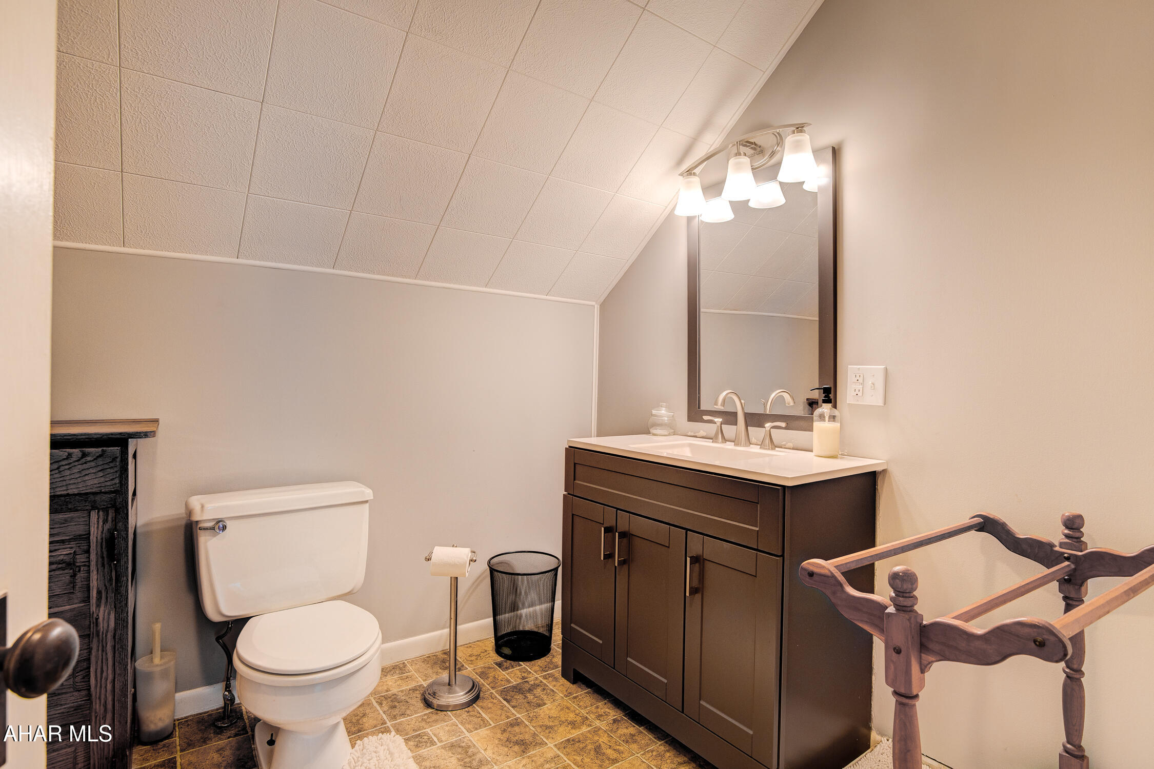 Juniata - Commercial Sale