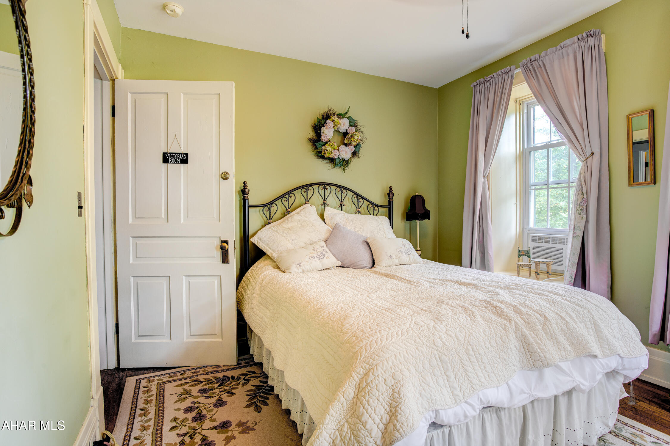 Juniata - Commercial Sale