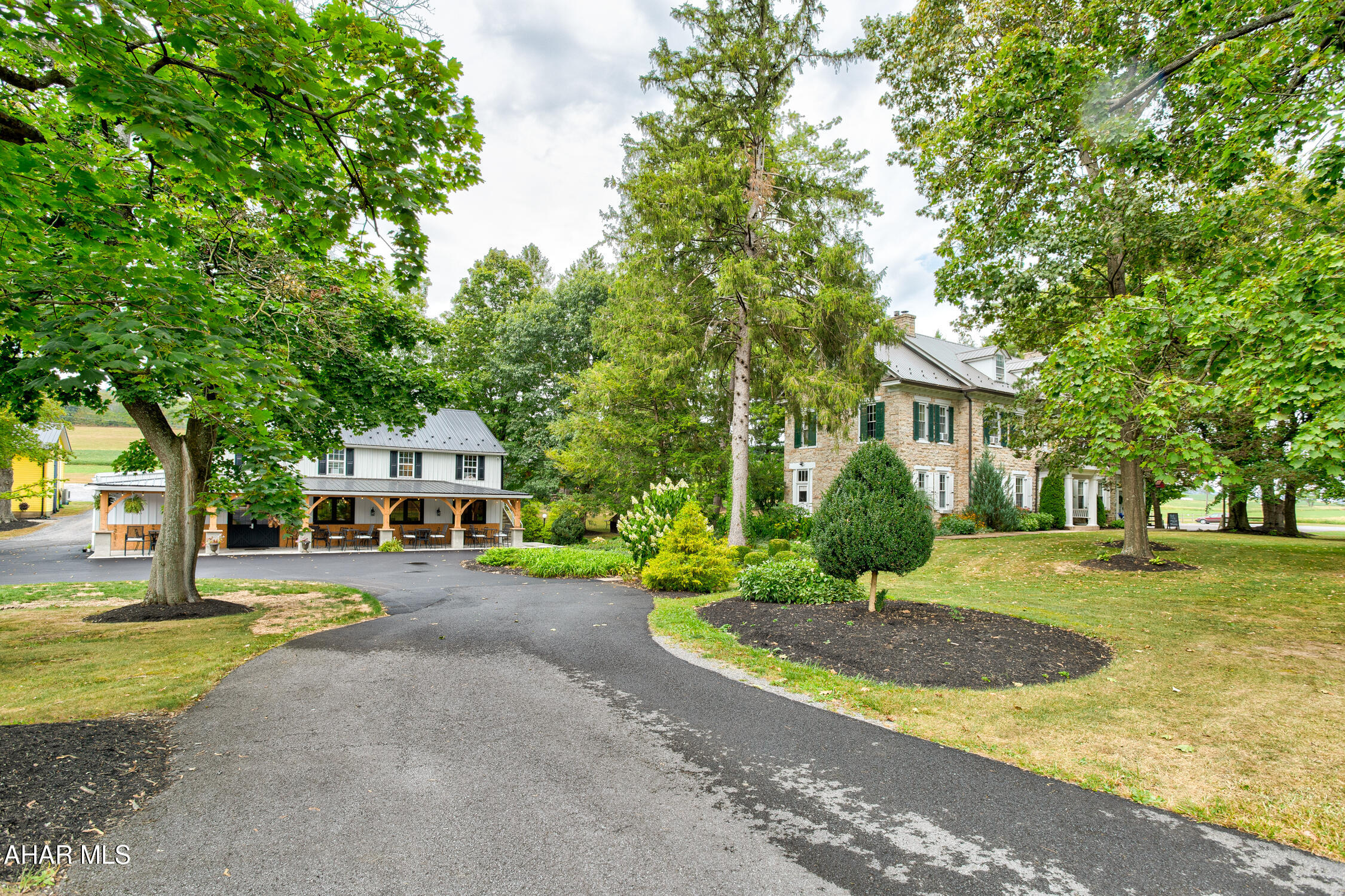 Juniata - Commercial Sale