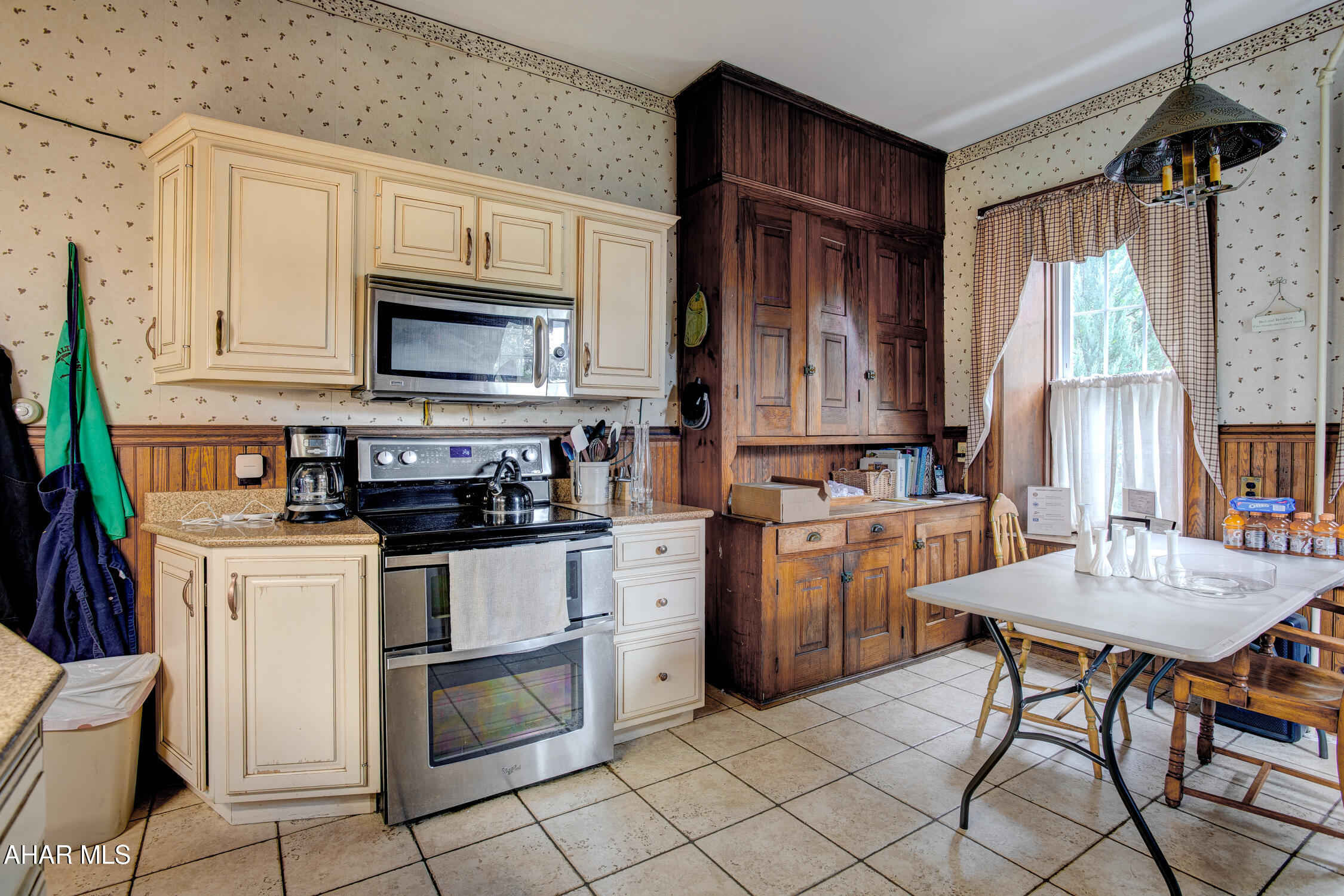 Juniata - Commercial Sale