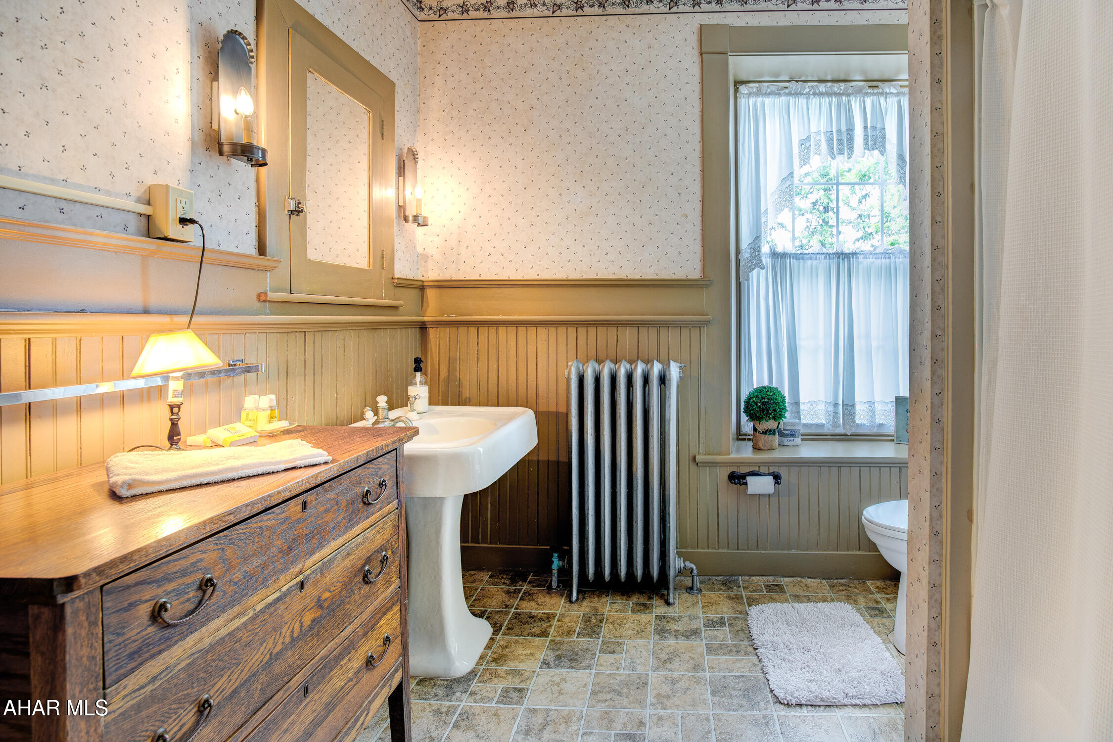 Juniata - Commercial Sale