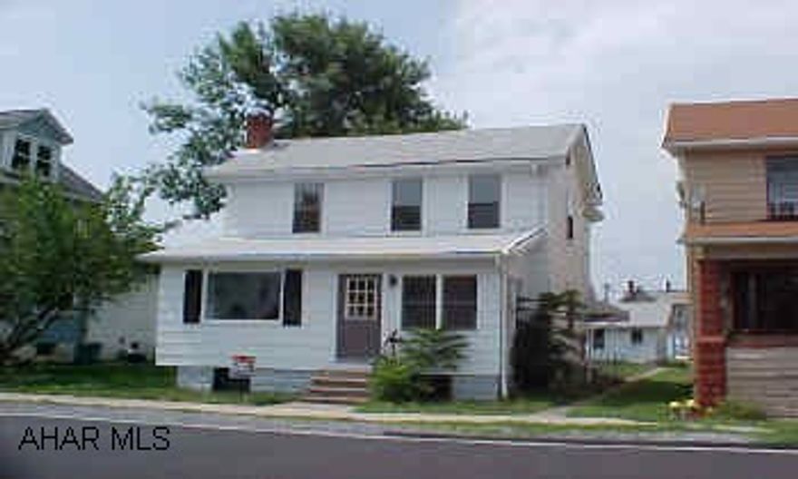 Sellers are Scott D. & Becky Miller & Daniel W. & Jessica L. Hoover Immaculate condition. Rt. 22 at BCO over tracks at Presbertian Home turn L on Beaver R on Murphy-House on R! Garage RV Accessible, new carpet, linoleum throughout, freshly painted in/out. Sellers are Scott D. & Becky Miller & Daniel W. & Jessica L. Hoover Immaculate condition. Rt. 22 at BCO over tracks at Presbertian Home turn L on Beaver R on Murphy-House on R! Garage RV Accessible, new carpet, linoleum throughout, freshly painted in/out. Seller will pay $1000.00 of Buyers closing costs.