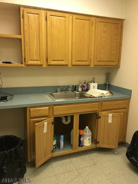 Unknown - Commercial Sale