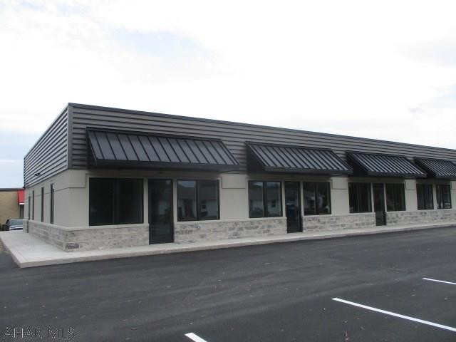 Unknown - Commercial Lease