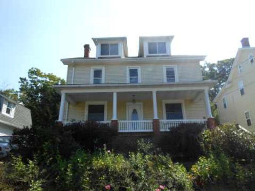 This is a Fannie Mae Homepath property. All room sizes are approximate