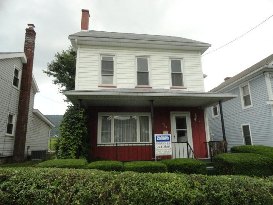 3BR, 1 BA fixer upper in the borough of Roaring Spring. Vinyl sided, thermo windows. Interior needs updating. Off street parking. Seller is family member of listing agent.