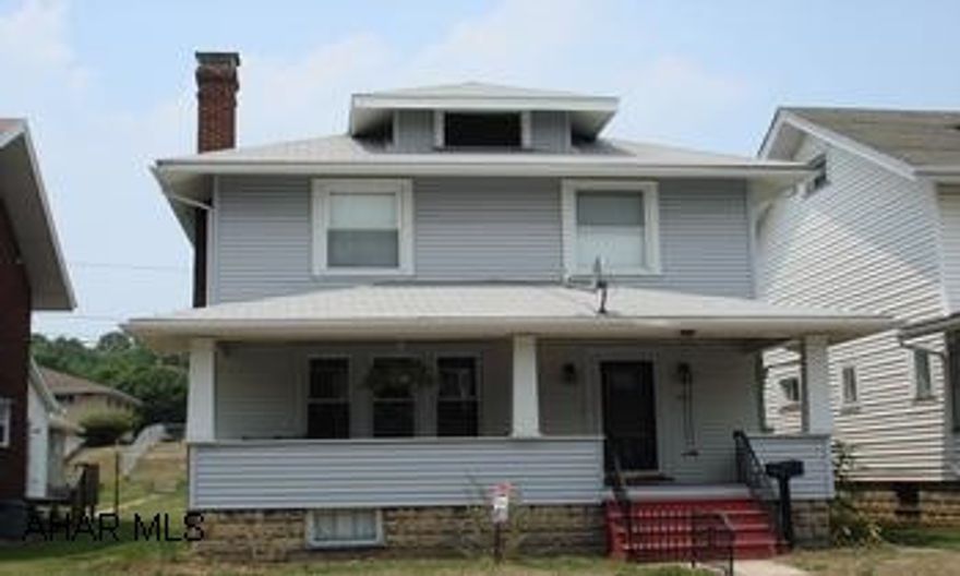 East End Area.  Nice East End neighborhood.  Hardwood floors, woodburning fireplace. East End Area.  Nice East End neighborhood.  Hardwood floors, woodburning fireplace.