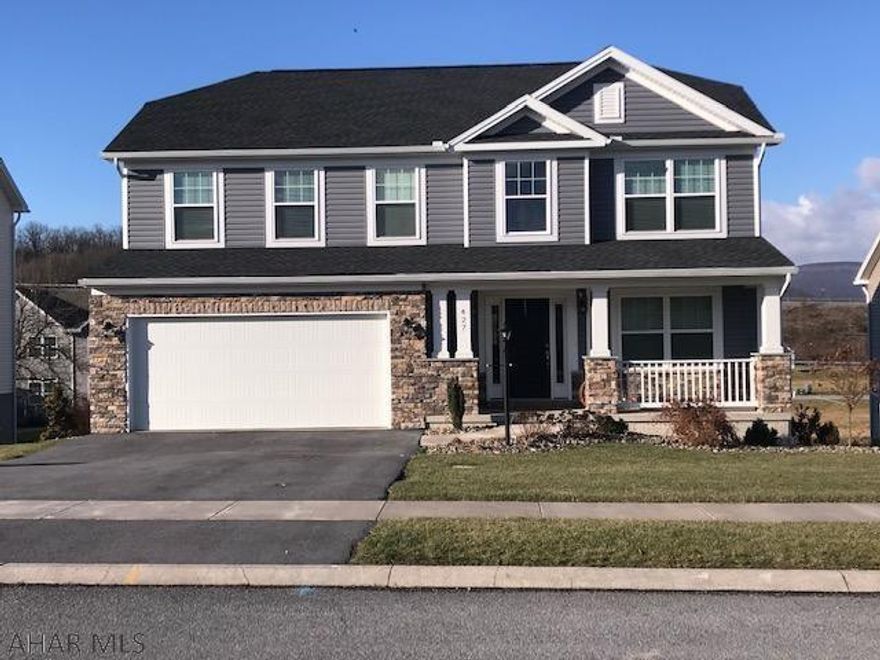 Don't miss out on this modern 4 BR, 2.5 BA home. Has a lot of space for everone to relax. Convenient location close to stores. Too many amenities to list. Call today and schedule your private showing of this fantastic property.