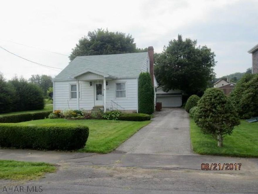 well built & well maintained cozy home