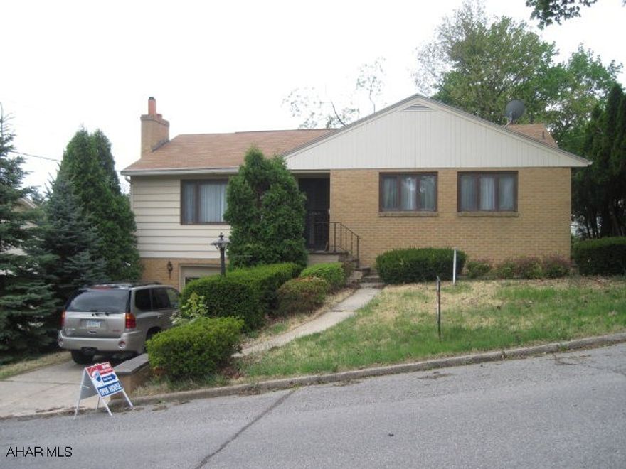 Nice One Story Brick Ranch - 2/3 BR - 2 Bath - 1 Car Garage - Central Vac - Finished Basement - Must See - New Carpet Throughout - Pull Down Stairs With Attic Storage.  Possible Short Sale. Nice One Story Brick Ranch - 2/3 BR - 2 Bath - 1 Car Garage - Central Vac - Finished Basement - Must See - New Carpet Throughout - Pull Down Stairs With Attic Storage.  Possible Short Sale.