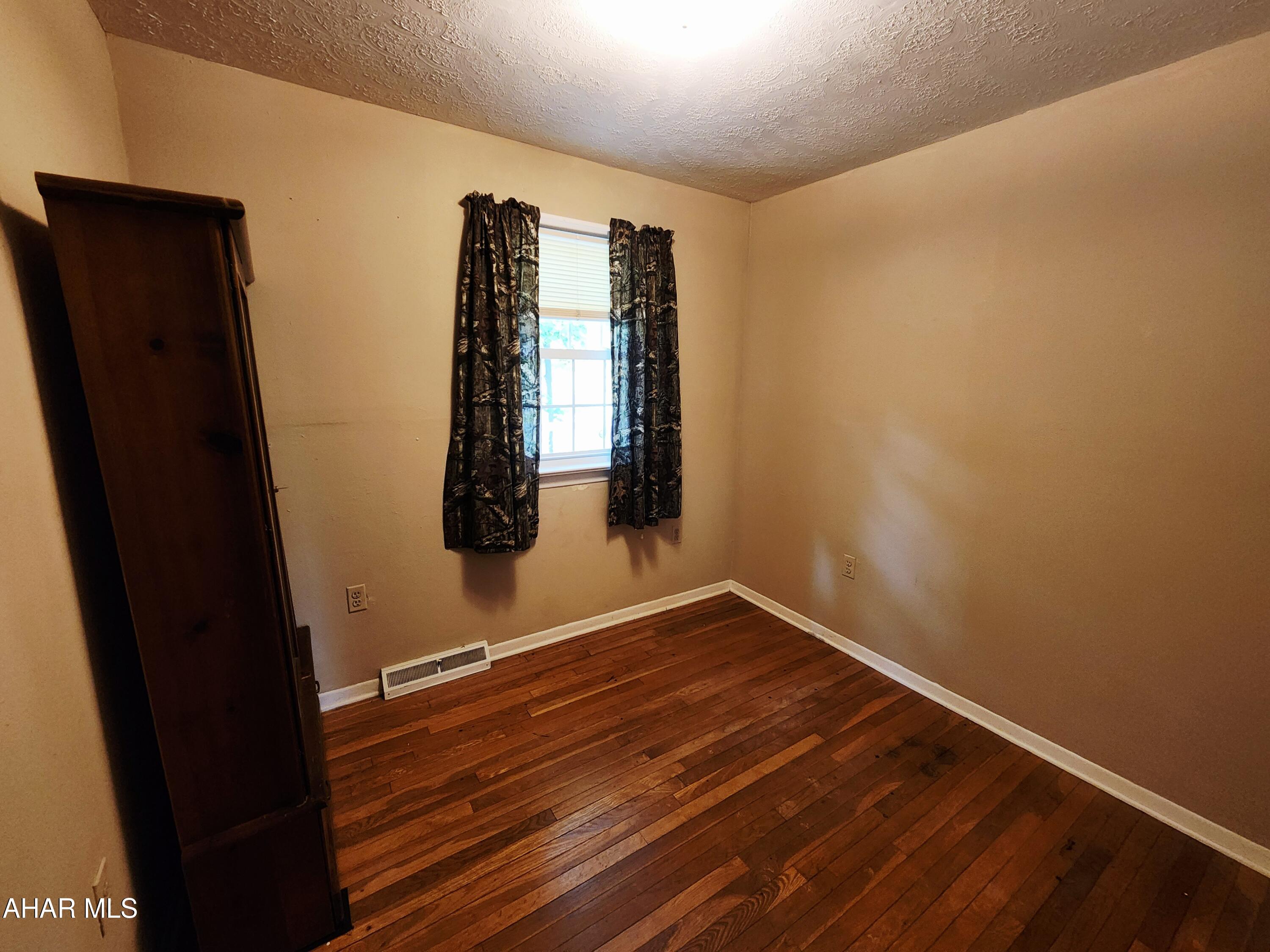 Barclay - Residential