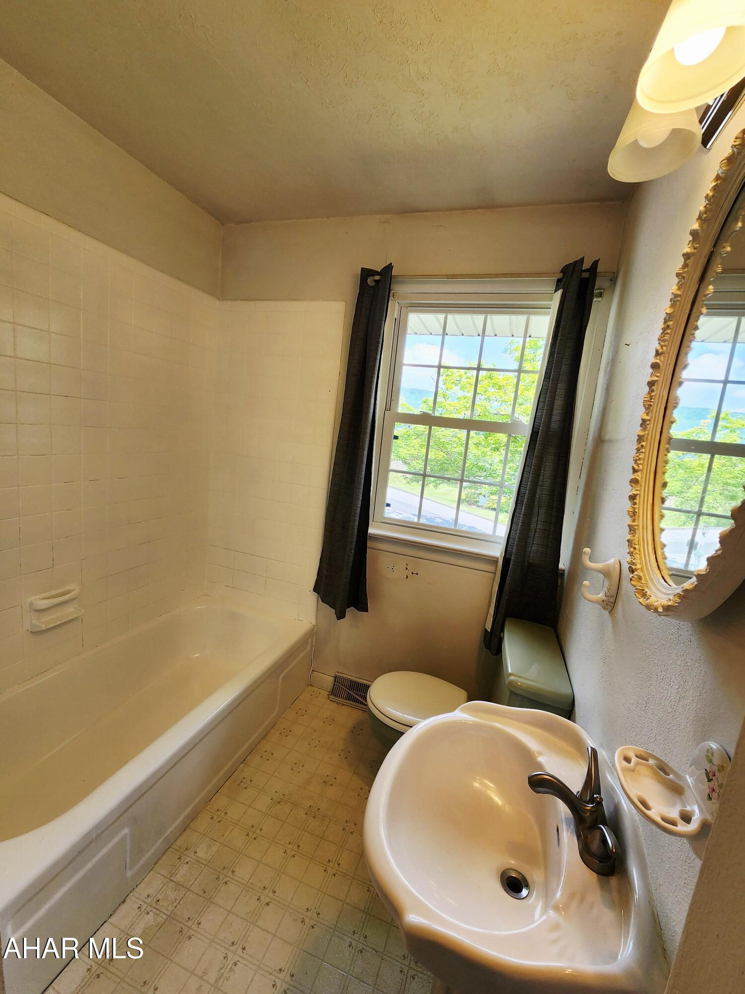 Barclay - Residential