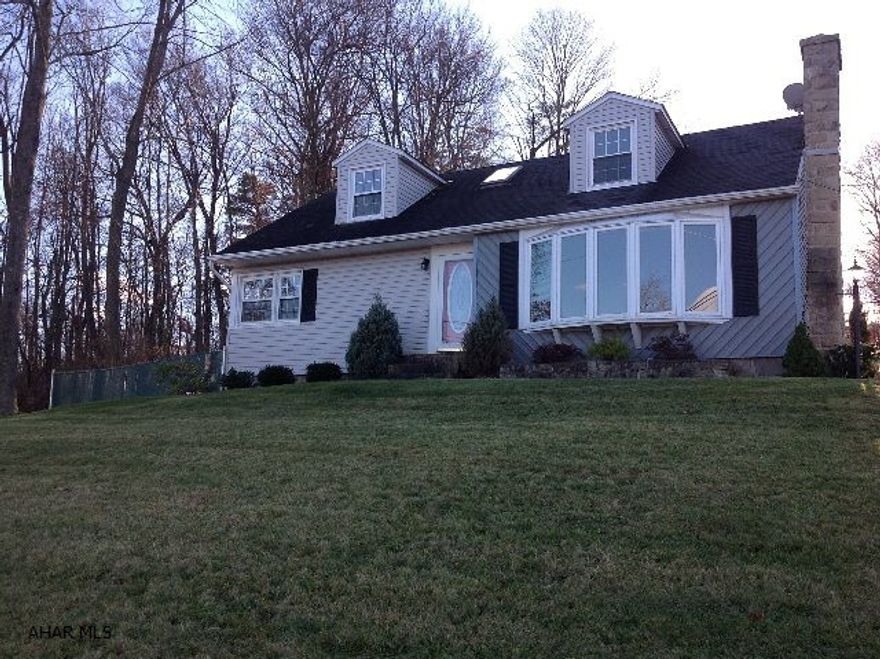 Very nice 4 bedroom 2full baths home with all up dated rooms. This home is minutes from downtown and is a turn key move in ready home.