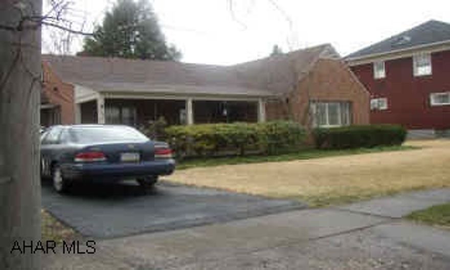 BRIGHT AND CHEERFUL ONE STORY WITH LARGE LIVING ROOM, DINING ROOM, NEW KITCHEN W/ CERAMIC TILE FLOOR, 2 BEDROOM, 1 BATH, BACK PATIO. BRIGHT AND CHEERFUL ONE STORY WITH LARGE LIVING ROOM, DINING ROOM, NEW KITCHEN W' CERAMIC TILE FLOOR, 2 BEDROOMS, 1 BATH, BACK PATIO, BEAUTIFUL WINDOW TREATMENTS, NEW CERAMIC TILE FLOORS. STOVE, REFRIGERATOR, WASHER, AND DRYER STAY.  MUST SEE.  LARGE YARD.  LOT SIZE IS IRREGULAR (60X140 ON ONE SIDE AND 60X170 ON THE OTHER, PROPERTY ON A CURVE.)