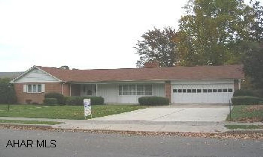 ALL BRICK RANCHER ON CORNER LOT ACROSS FROM HIGHLAND PARK. SPACIOUS ROOMS. SCREENED IN PORCH.