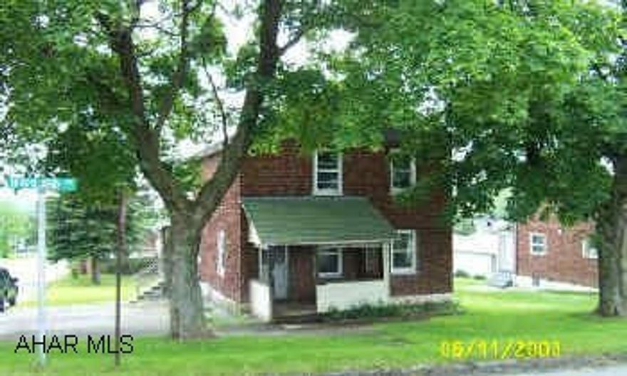 2 story brick, 3 bedroom, 2 baths