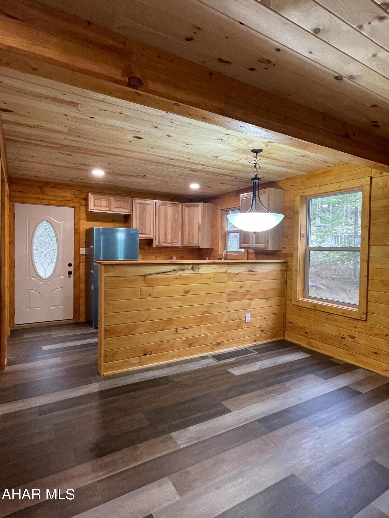 Glendale Yearound - Residential