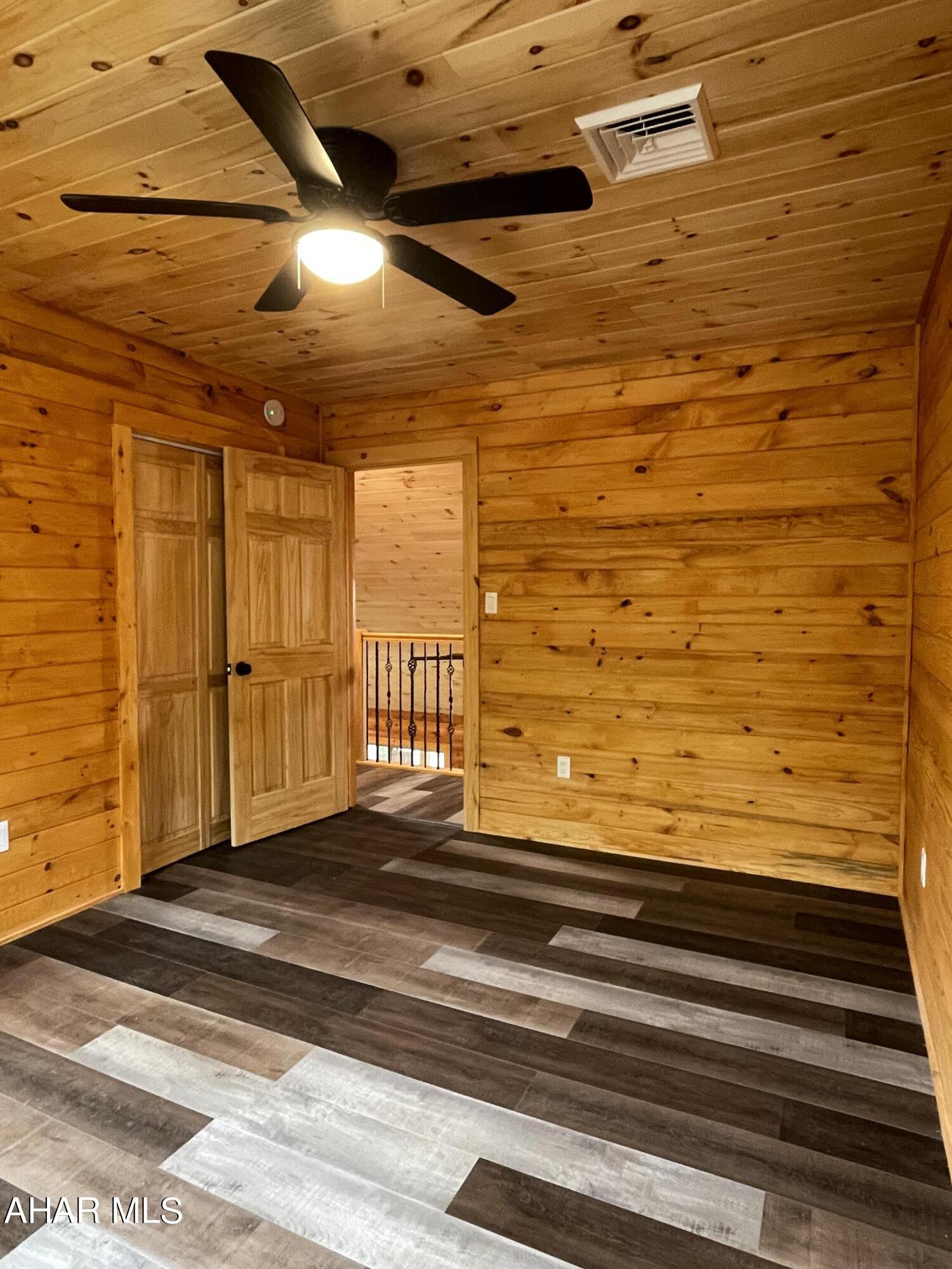 Glendale Yearound - Residential