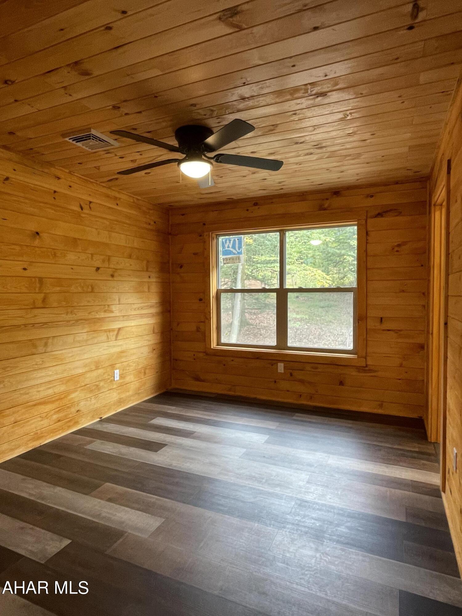 Glendale Yearound - Residential