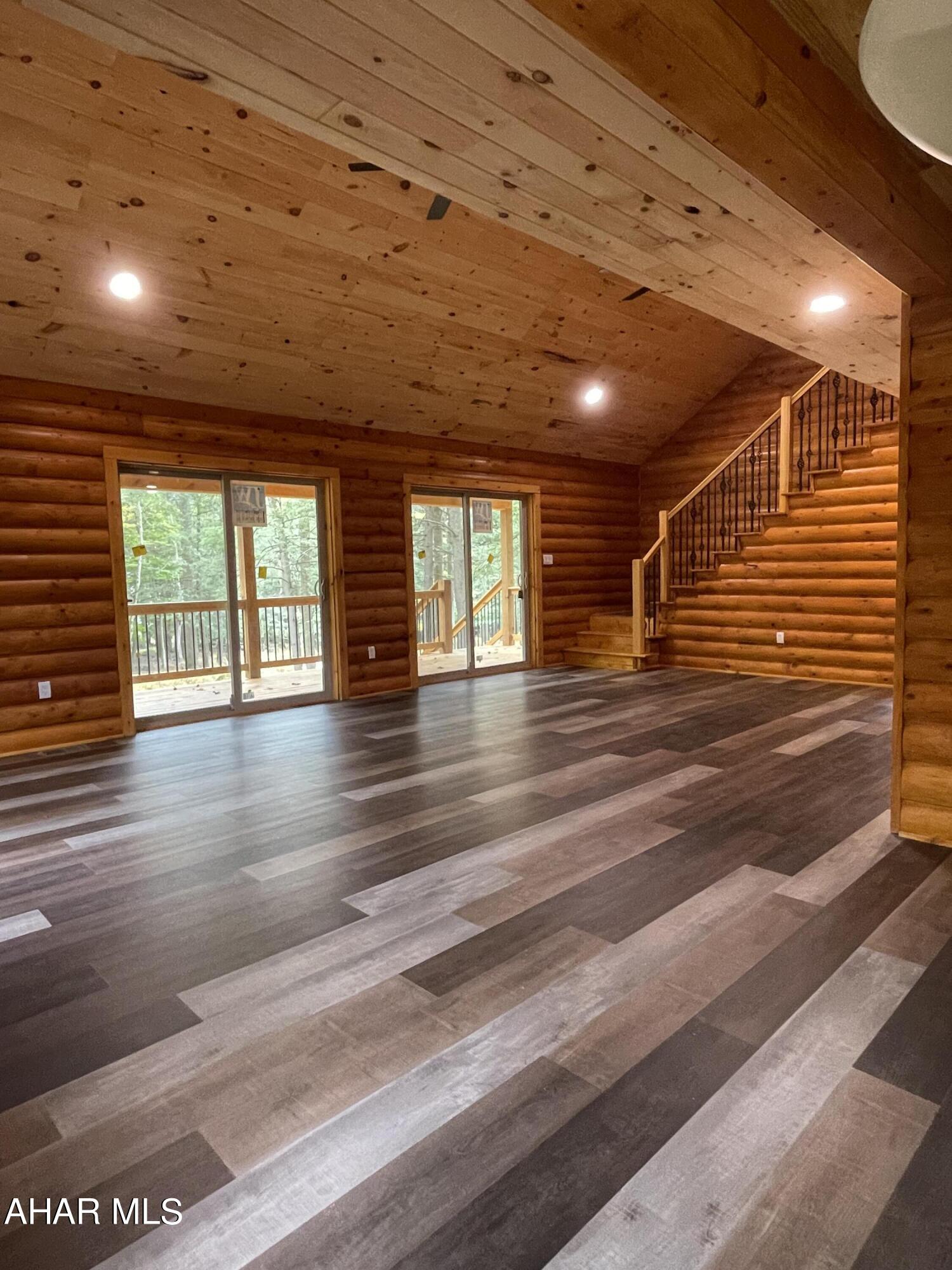 Glendale Yearound - Residential