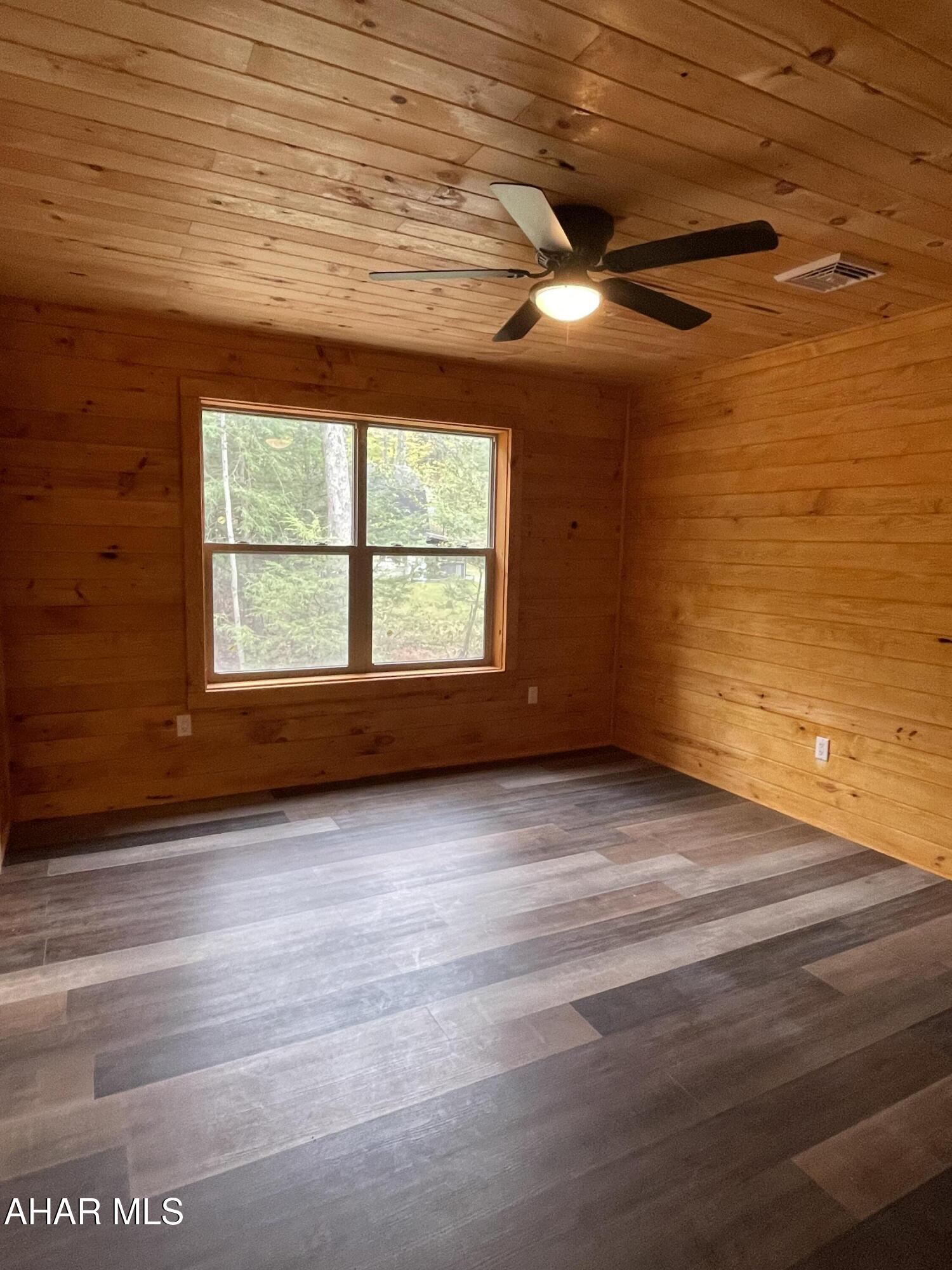 Glendale Yearound - Residential