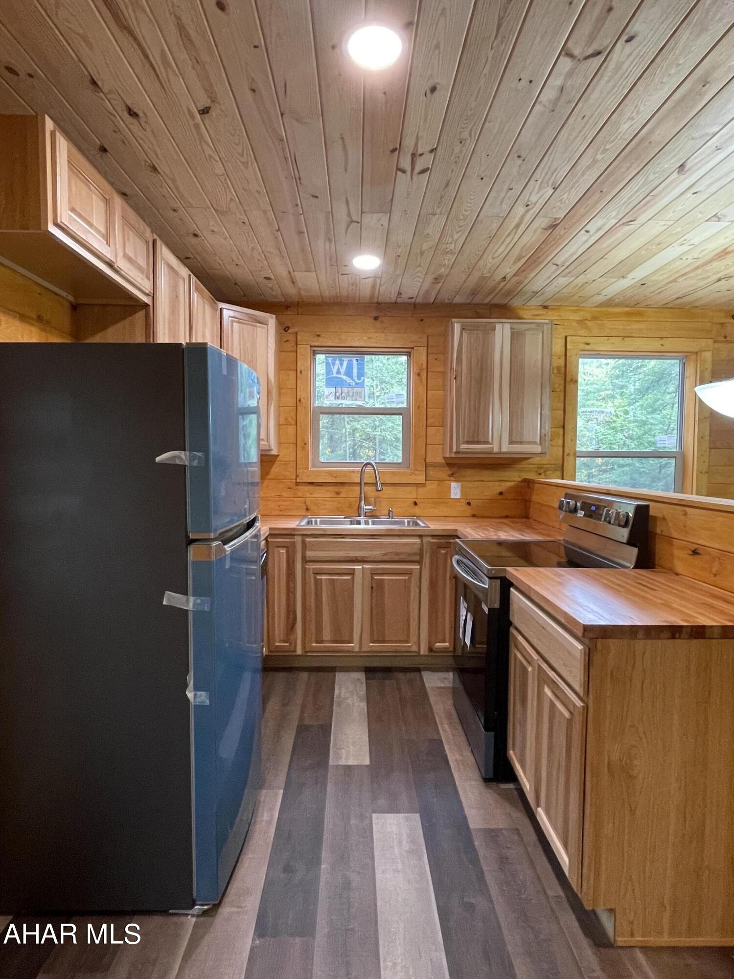 Glendale Yearound - Residential