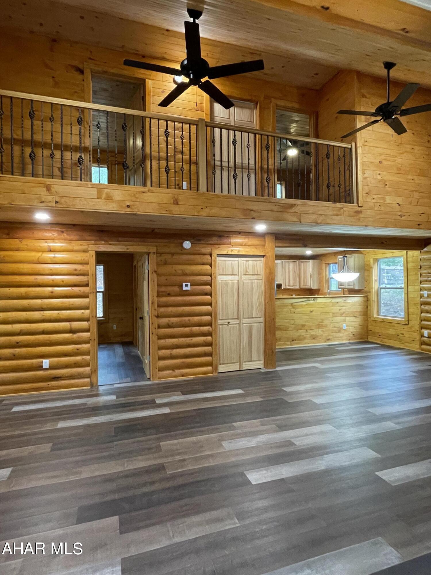 Glendale Yearound - Residential