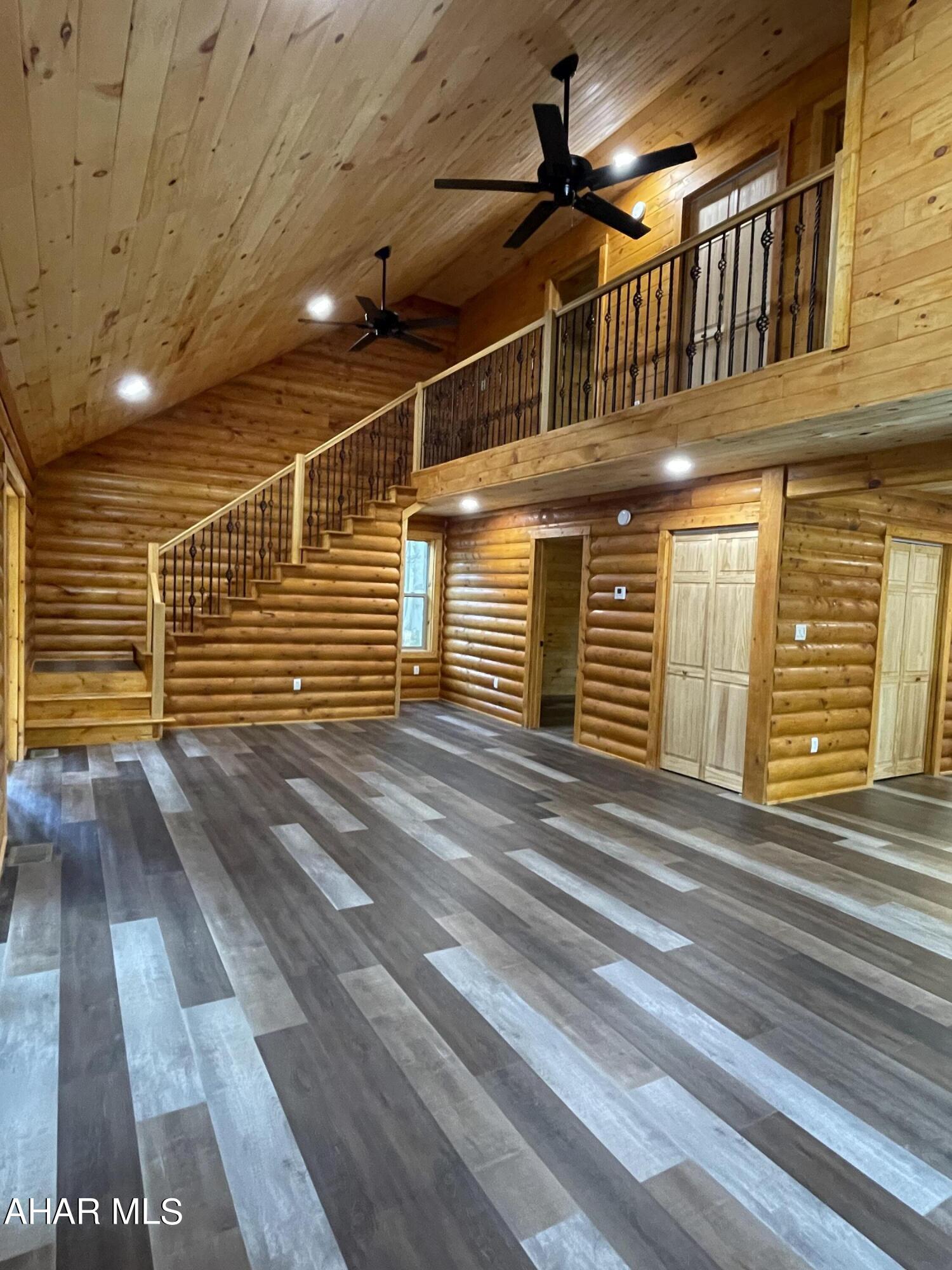 Glendale Yearound - Residential