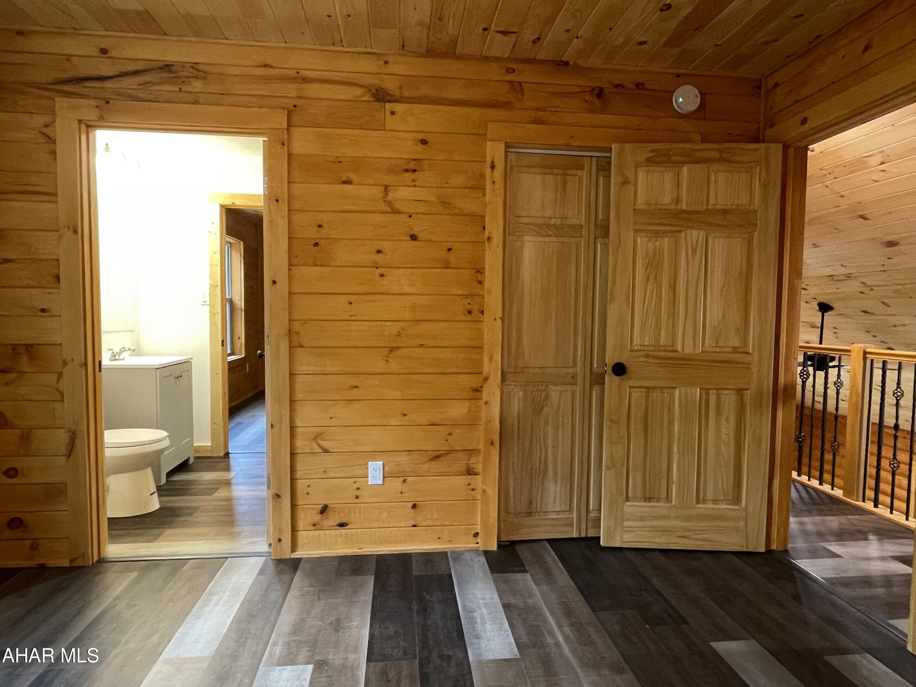 Glendale Yearound - Residential