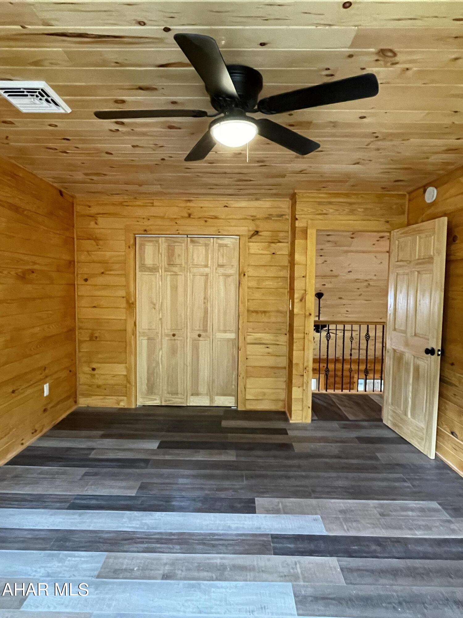 Glendale Yearound - Residential