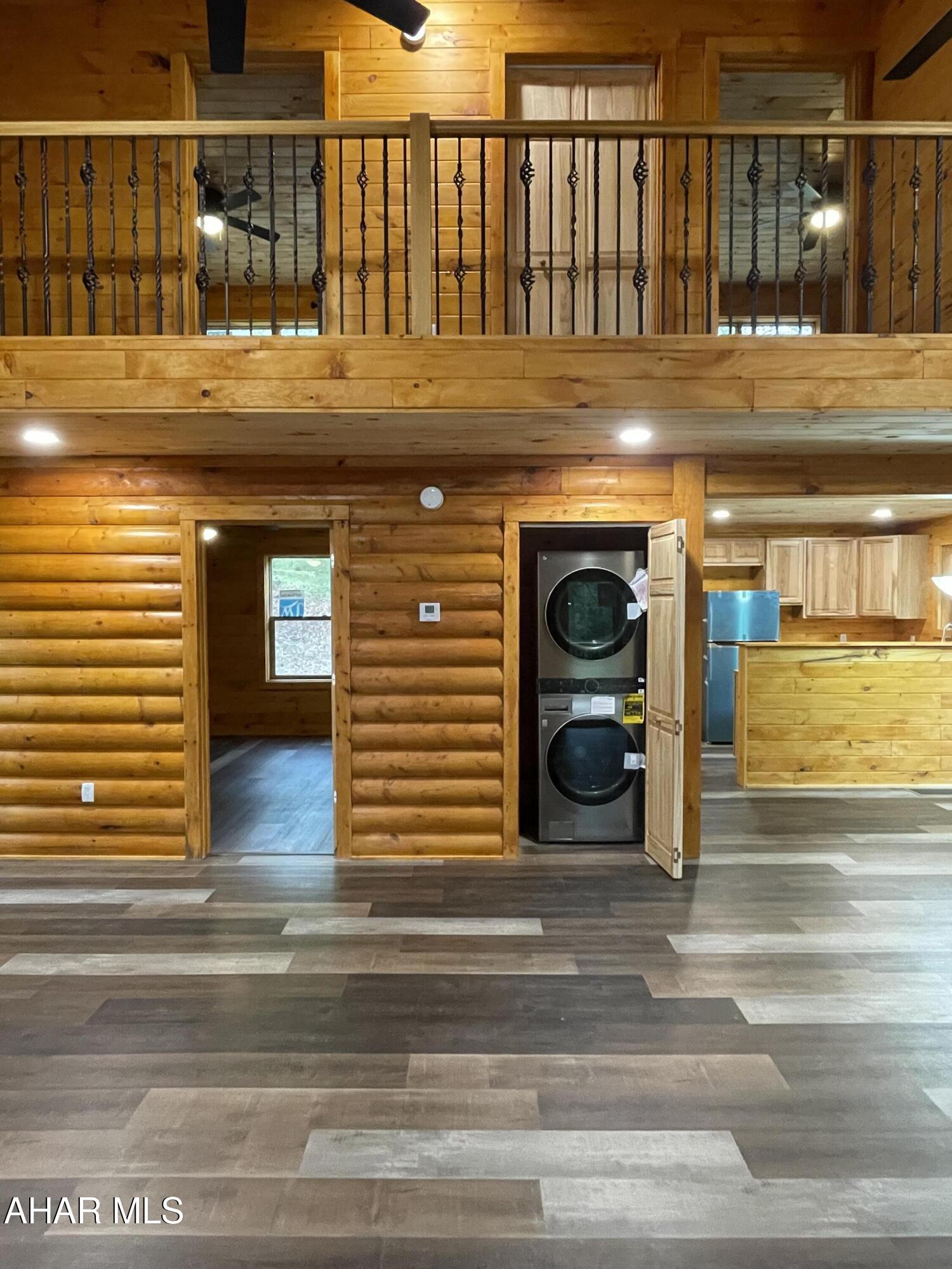 Glendale Yearound - Residential