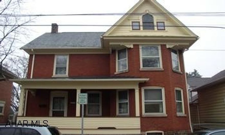 BRICK EXTERIOR, 3 STORY TOTALLY FINISHED, TWO FULL BATHS. CHARMING 4 BEDROOM BRICK IN BOROUGH. OAK TRIM, HARDWOOD FLOORS, LARGE ROOMS AND TWO FULL BATHS. BEAUTIFUL MOVE IN CONDITION. PARKING PERMITS AVAILABLE.