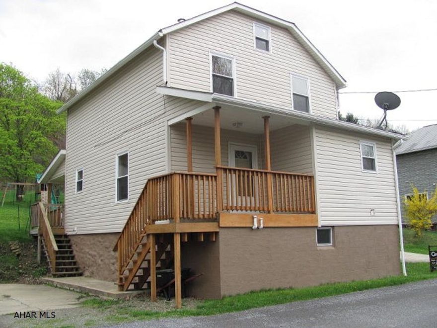 Colver- Totally remodeled 3 Bedroom home on a dead end street. New kitchen w/ appliances, Swing set included. Low taxes!