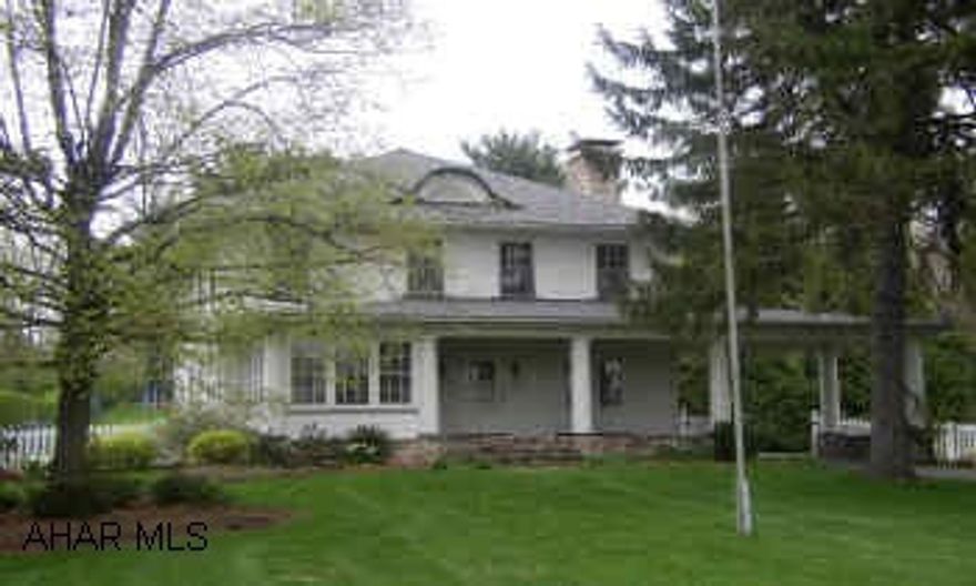 "PRIME LOCATION" - CHARMING WITH FENCED YARD. WONDERFUL SETTING NEAR BLAIRMONT WITH PRIVATE BACK YARD.  THIS CHARMING & GRACIOUS HOME OFFERS HW FLOORS THROUGHOUT, STONE FIREPLACE, SUNPORCH.  THE LEVEL LOT IS PRIVATE & PROFESSIONALLY LANDSCAPED.  2 BEDROOMS CUSTOM PAINTED BY LOCAL ARTIST.  CONTACT SUSAN NARDONE.