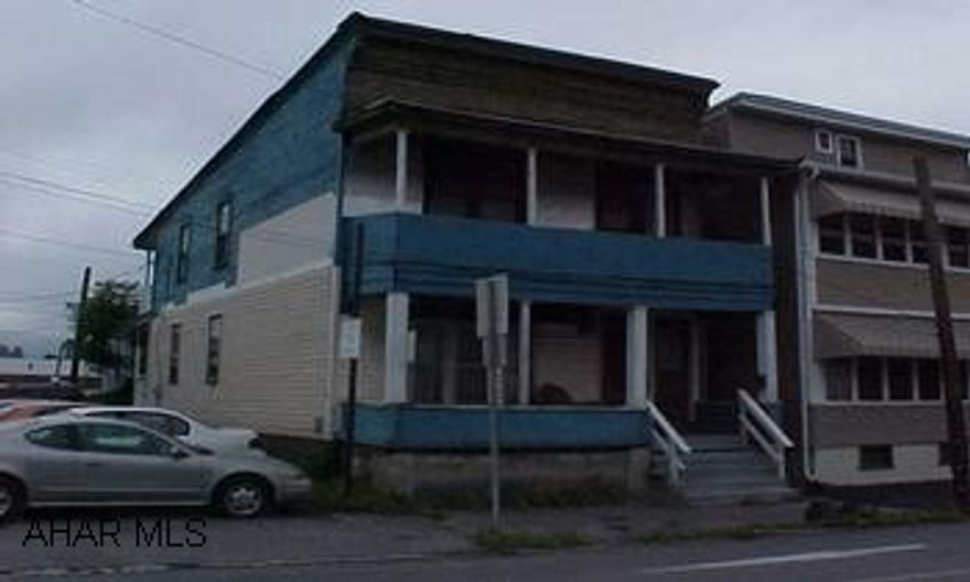 Seperate utilities-Good income producing property. Seperate utilities-Good income producing property.