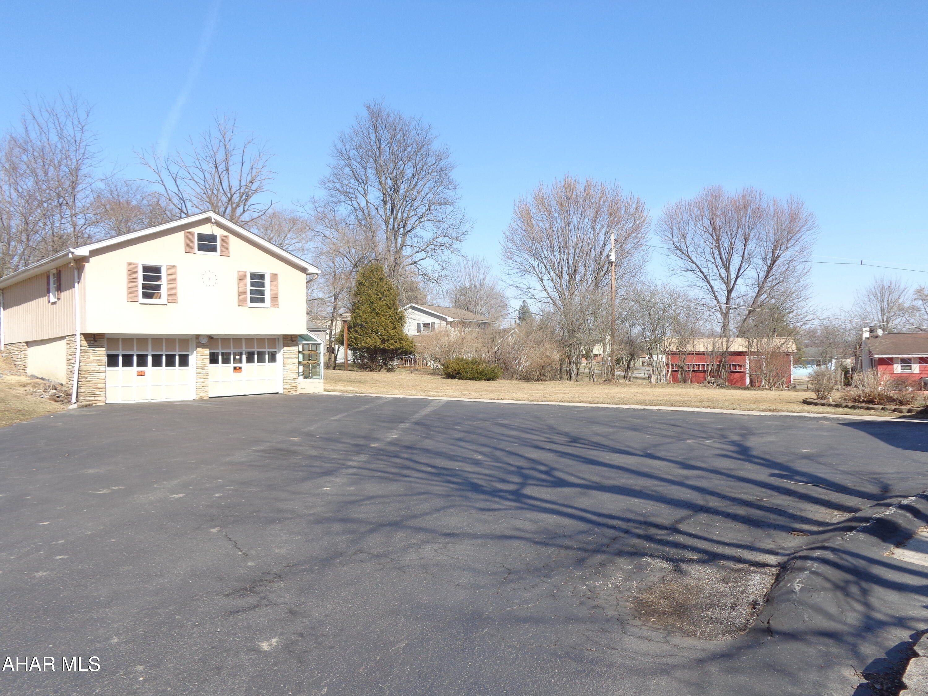 Maple Hollow - Residential