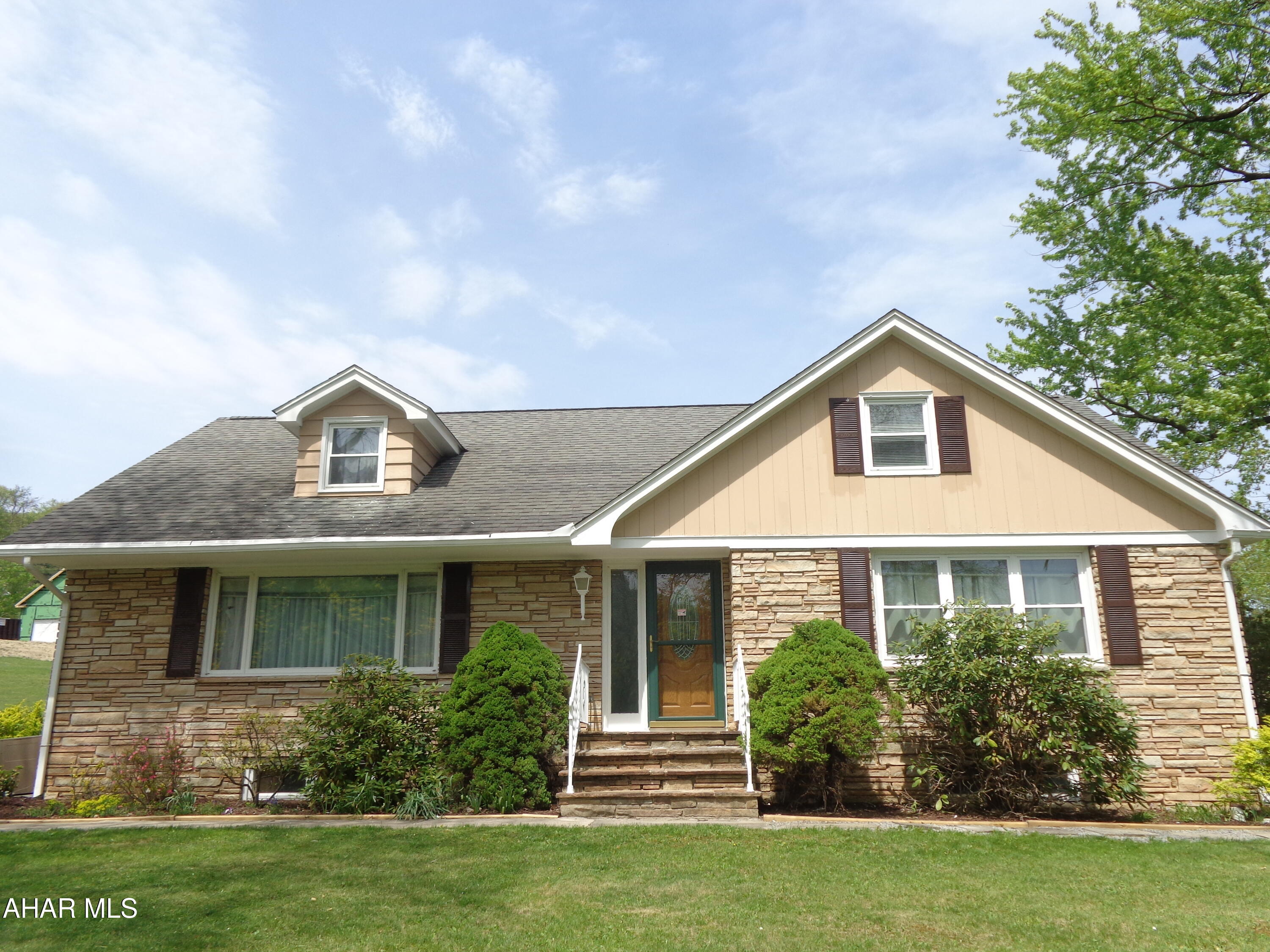 Maple Hollow - Residential