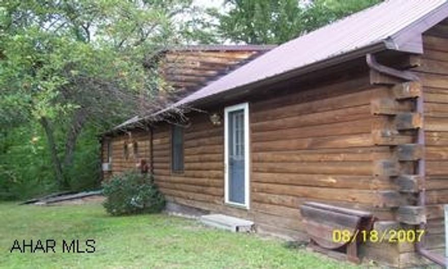 Selling Agent commission is 4%.