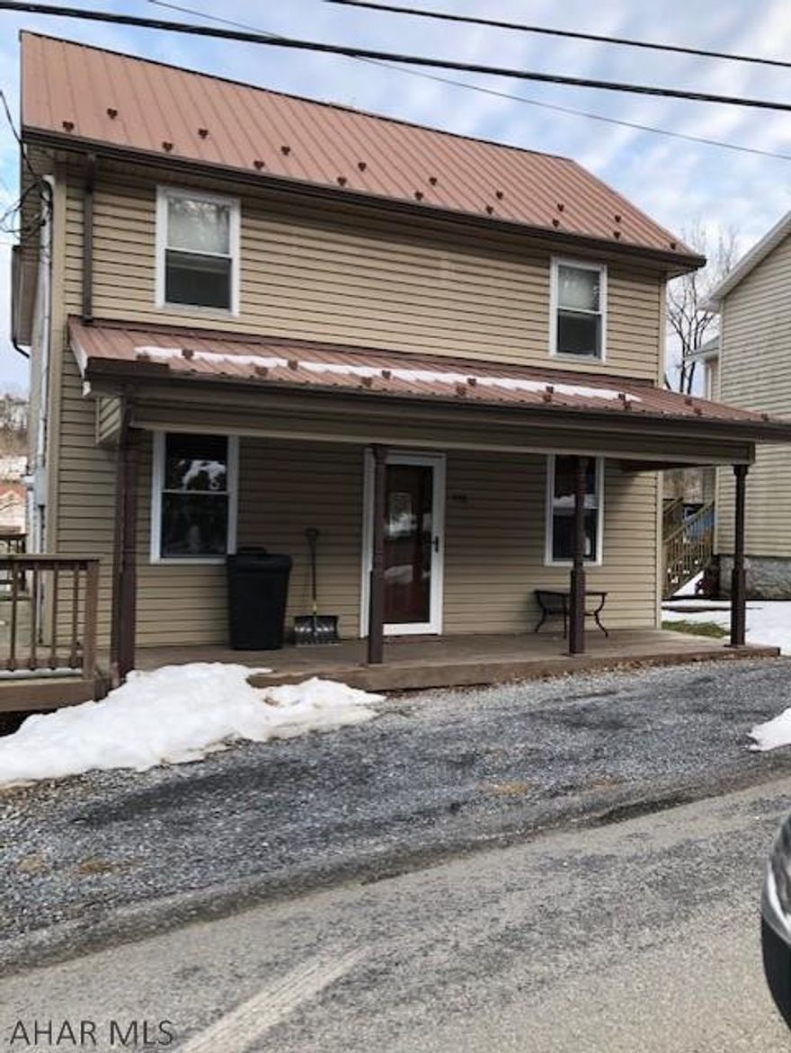 Very nice, totally renovated, move-in ready home with 3 bedrooms and 2 full baths. Beautiful living room, large kitchen with hickory cabinets and updated appliances. First floor full bath. Master bedroom is large with vaulted ceiling and recessed lighting, master bath is gorgeous with granite countertops. Don't miss this property!